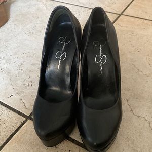 Jessica Simpson pumps